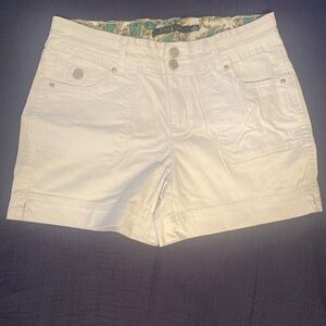 White shorts size 8